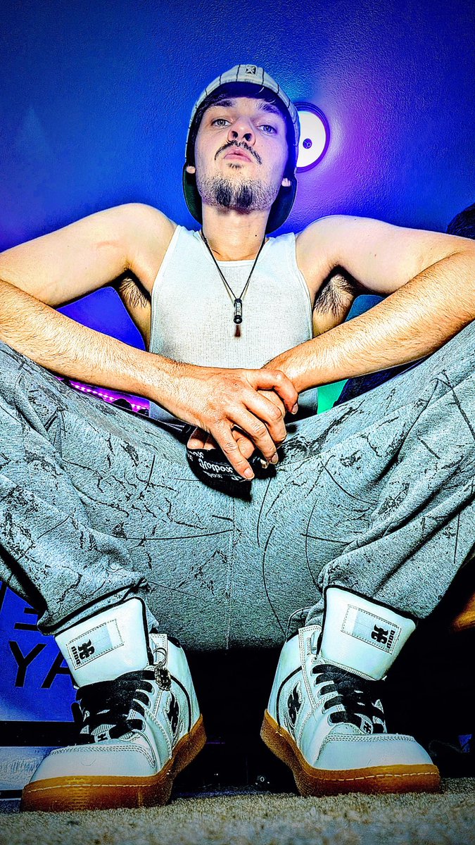 Master_J_Ray tweet media