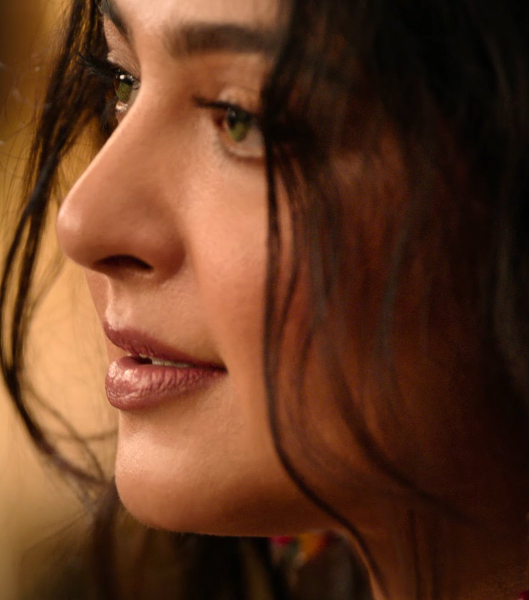Those Eyes 🔥 
#Kathanar Teaser Trailer - gokulammovies.fanlink.tv/Kathanar-Offic…
<a href="/MsAnushkaShetty/">Anushka Shetty</a> #AnushkaShetty