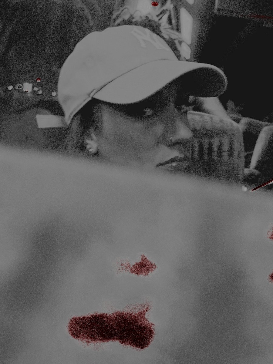 ▸ 𝔍acy's right hand. tweet media