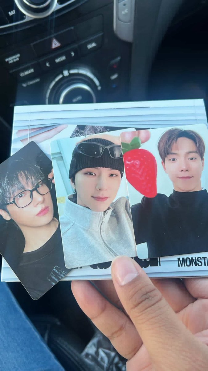 H0NEYE0L's tweet photo. Today was filled with just running around finding Monsta x UNFOLD lol At Tukwila washington target! 

@hello82official 
#mylocaltarget 
#hello82 #82giveaway https://t.co/8fUCUDyMkV
