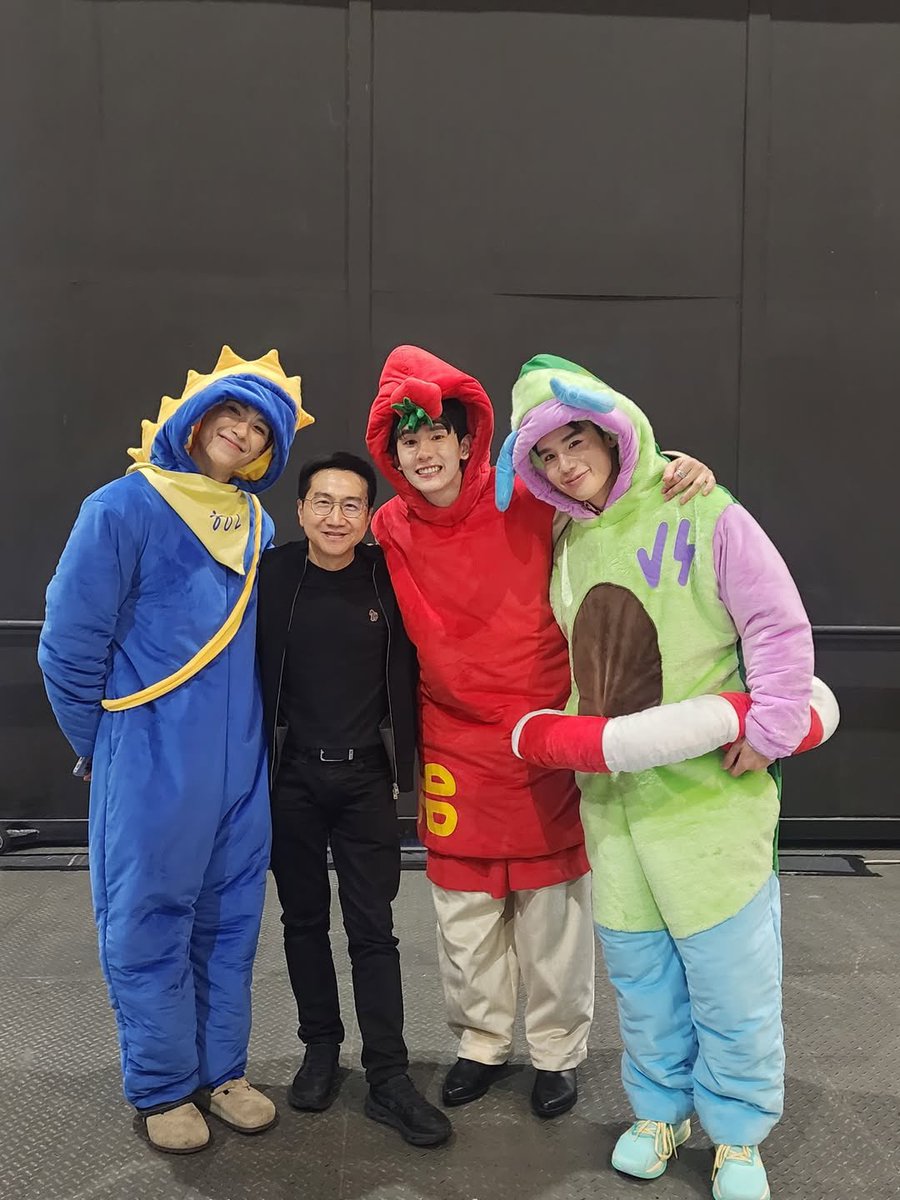 JimmyyjpHome's tweet image. แก๊งค์เต้าหู้วีน แห่ง GMMTV ✨🥑☀️🍅

IG : tha_sataporn update ✨
🗓️ 05.04.26

@jimmyyjp_  #jimmyyjp #Tiny 
#ForceBookFanconD2