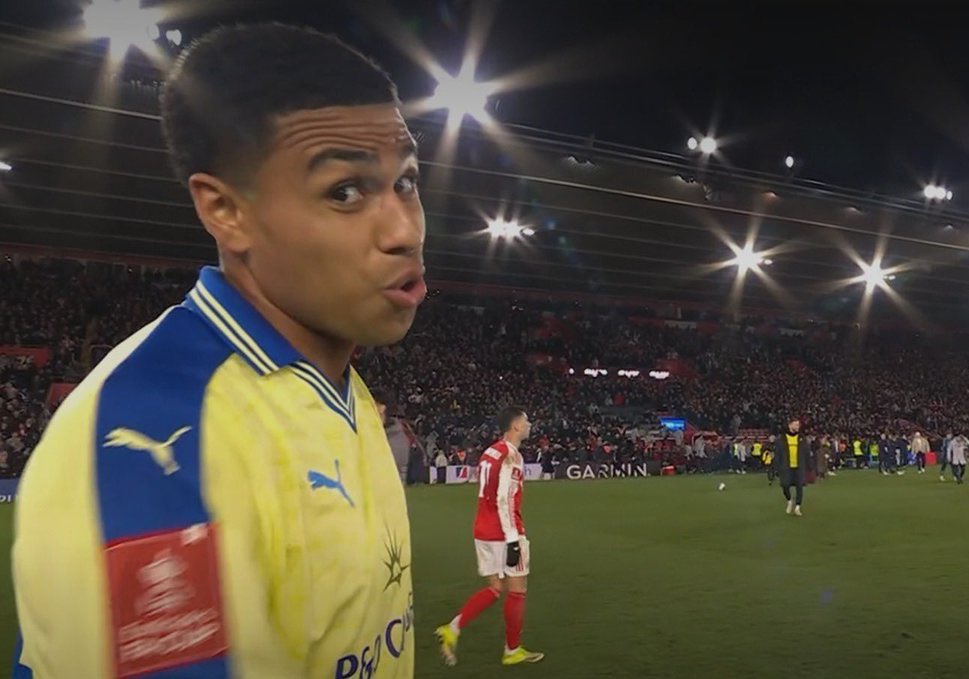 𝐏𝐚𝐩𝐢 tweet media