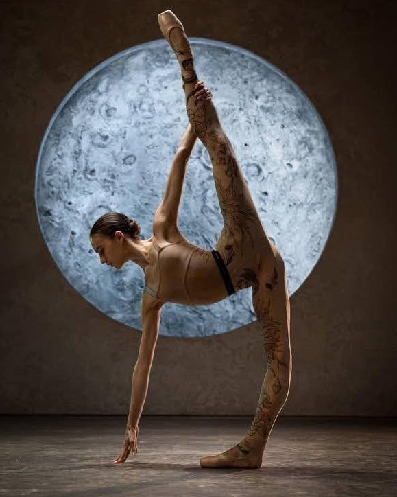 La luna llena de hoy representa el punto máximo de intensidad energética, simbolizando culminación, plenitud y la iluminación de emociones ocultas.
Es momento ideal para la gratitud, limpiar cargas energéticas y conectar con la intuición, aprovechando la luz para sanar heridas...