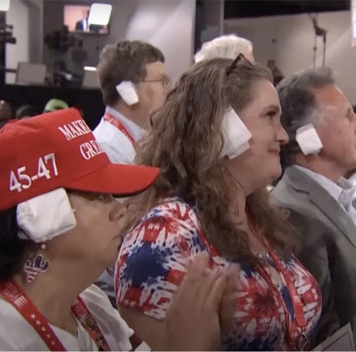 MadLizzy tweet media