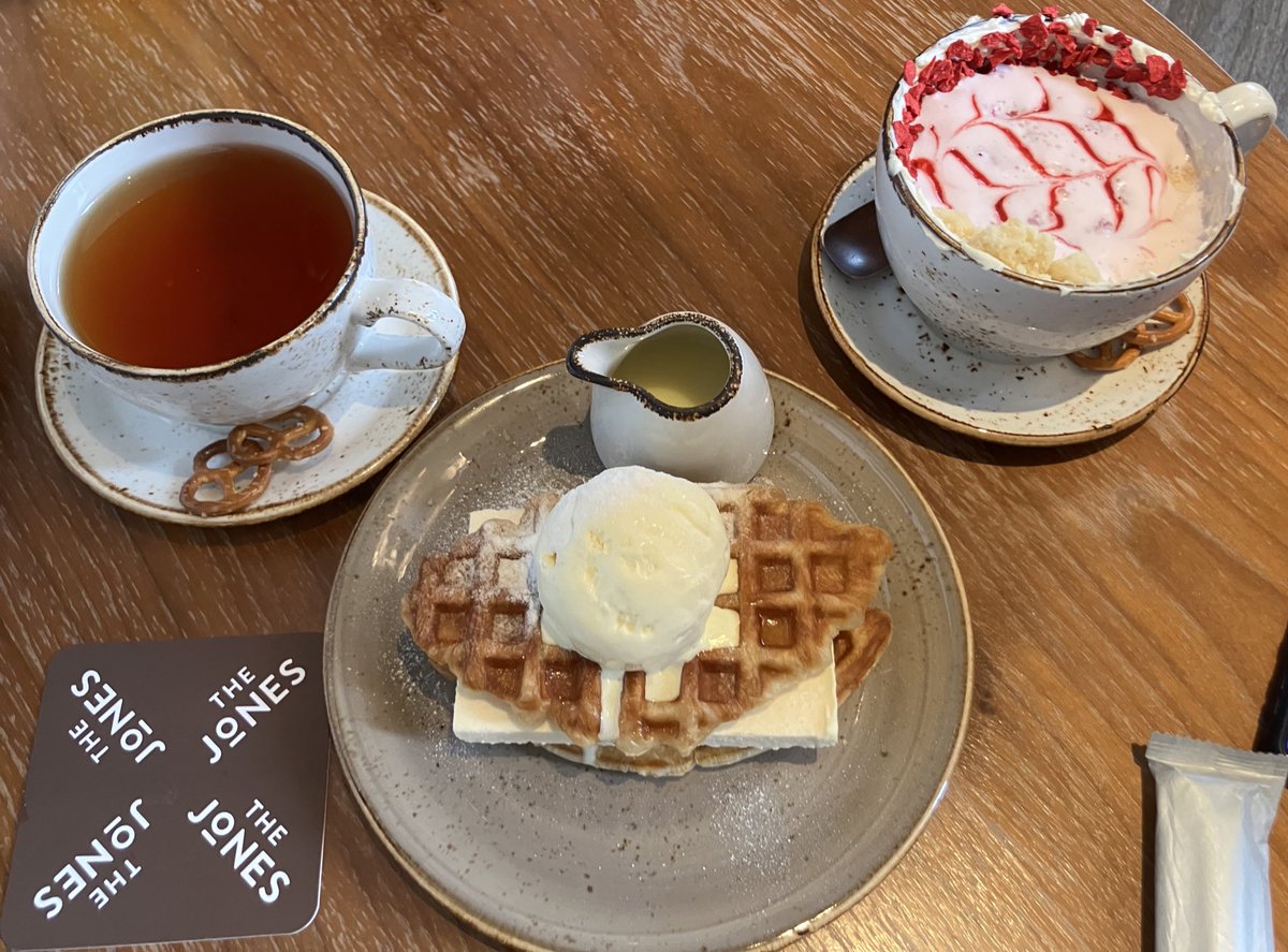 ちびっ子チロルくん(チワワ) tweet media