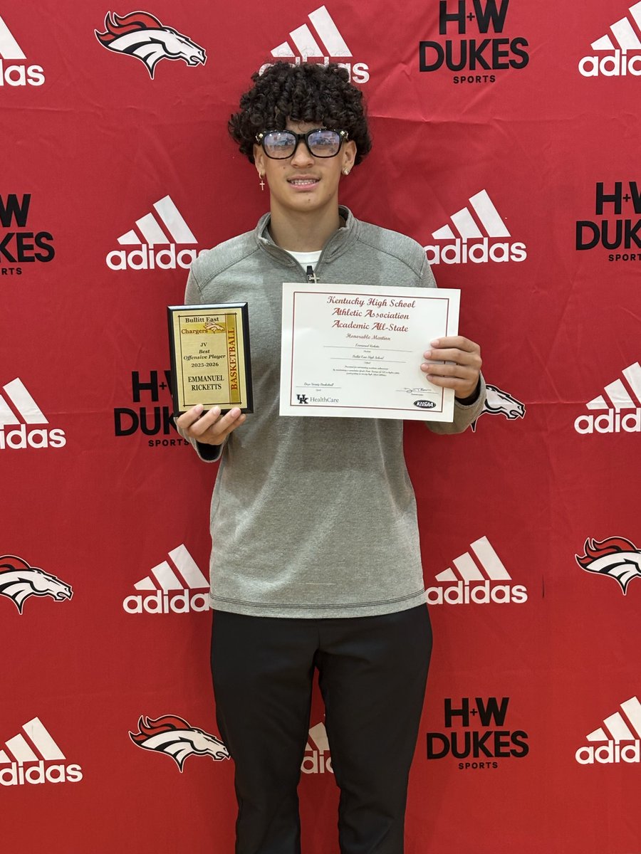 behsbasketball's tweet photo. Congrats to our JV Award Winners from our 2025-26 Banquet!
Best Offensive Player @emmanuel_hoops 
Most Improved Player Landon Ritter https://t.co/RD9ofMATs1