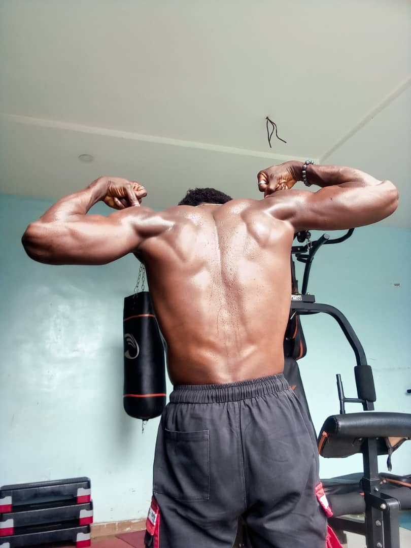 AlfredOmoborio1's tweet photo. Back muscles like #clique 
#gymvibes #gymu …. 
Click https://t.co/hgSQsvpprE https://t.co/6Dg2Ehw7qK