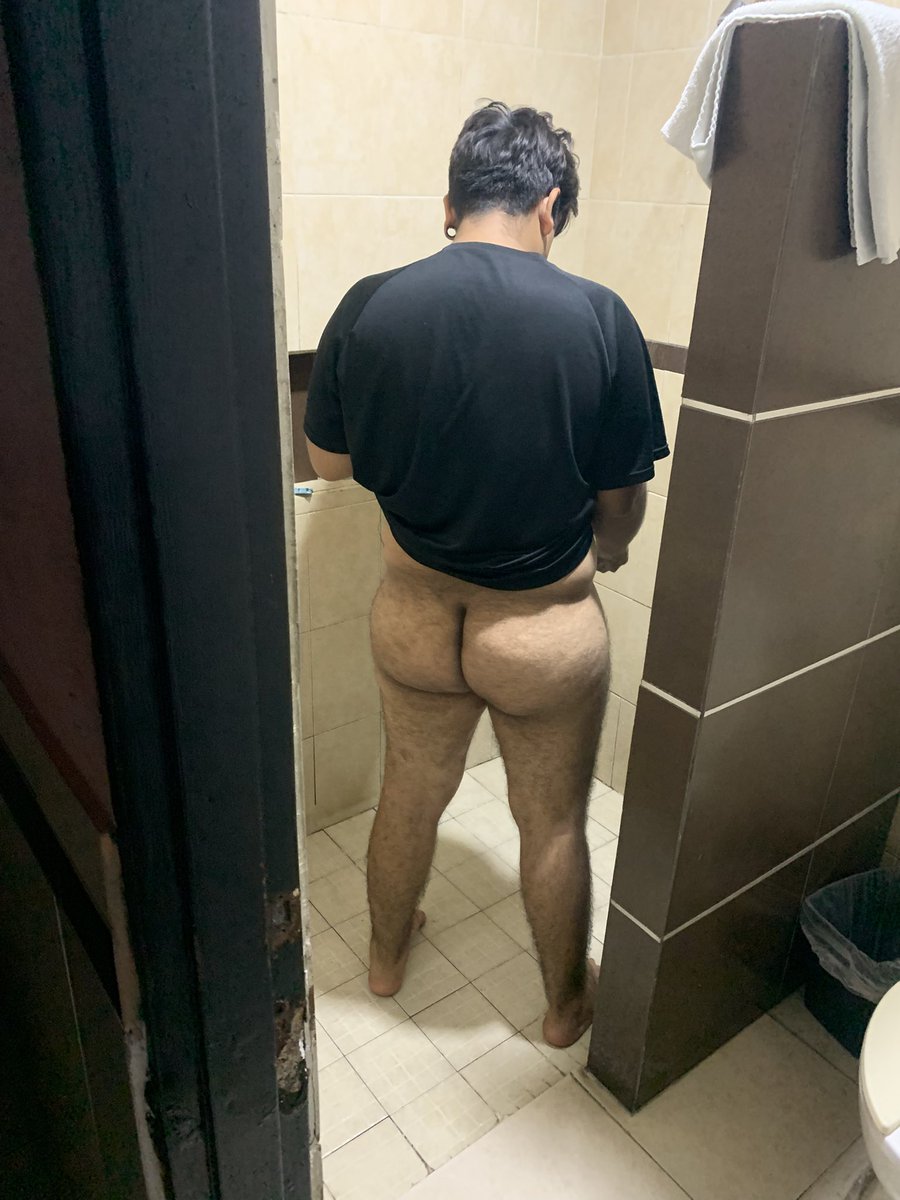 Vean nada más que delicioso macho nalgon bisexual, más clientes asi🤤🤤