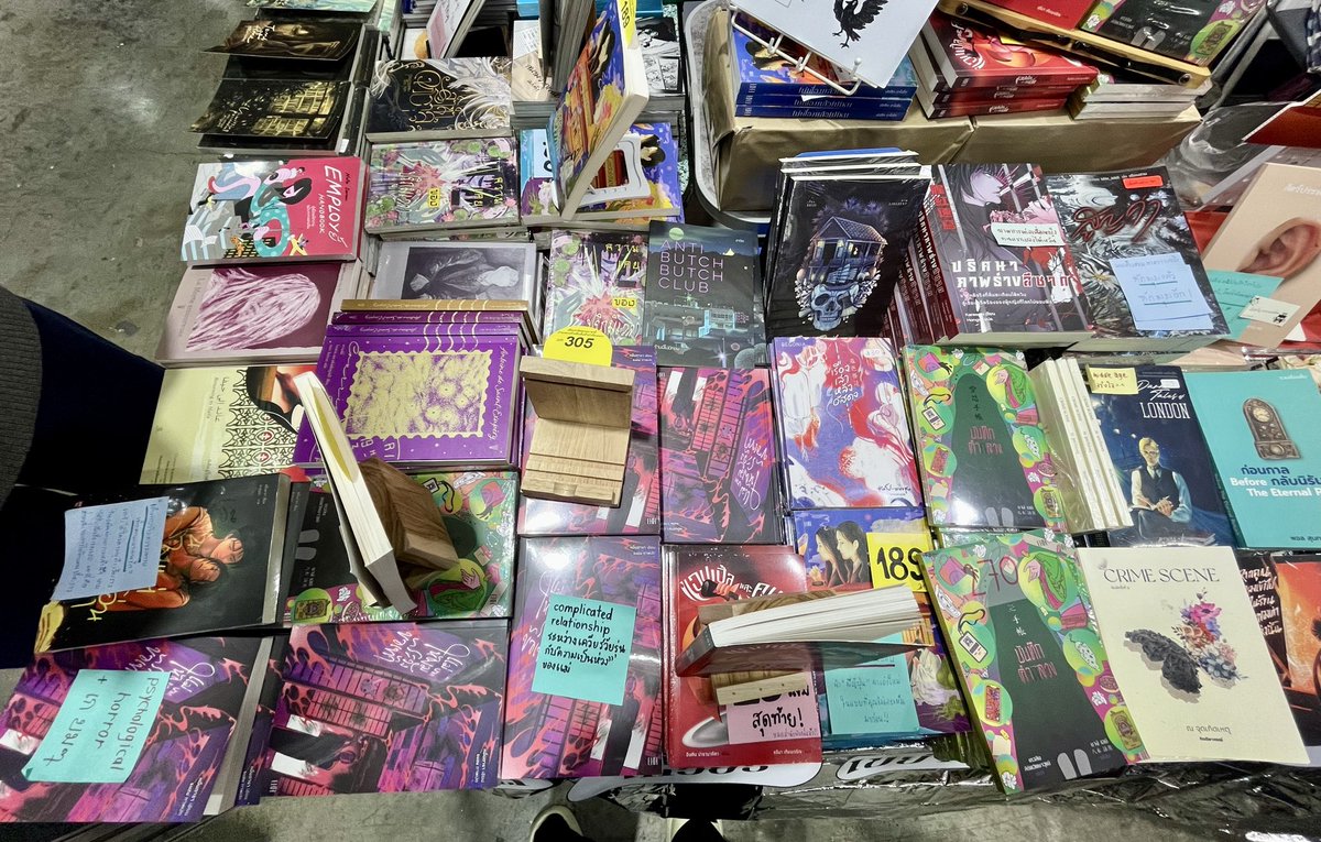 minorfeelings_'s tweet image. ผมไม่อยากแบกหนังสือกลับบ้าน วานทุกคนอุดหนุนได้ครับ บูธ K27 แอร์เย็นฉ่ำ🥶 #งานหนังสือ