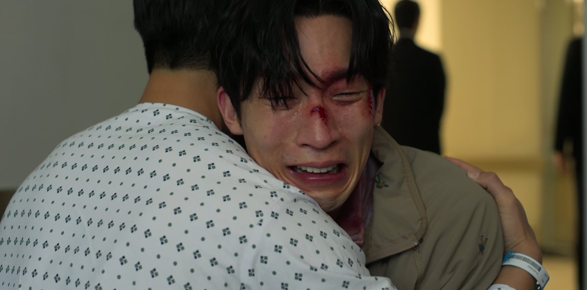 thehwanderland's tweet image. my heart cries for these two :(

#Bloodhounds2 #사냥개들2 
#WooDoHwan #우도환 
#LeeSangYi #이상이