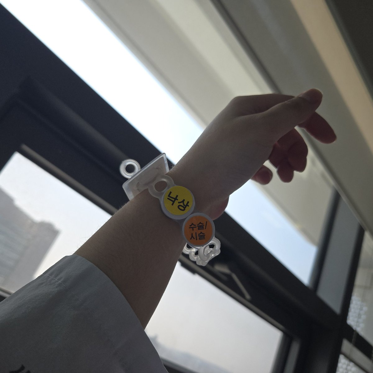 새벽 세시 tweet media