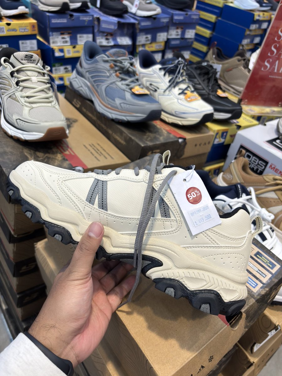 Banyu Biru tweet media