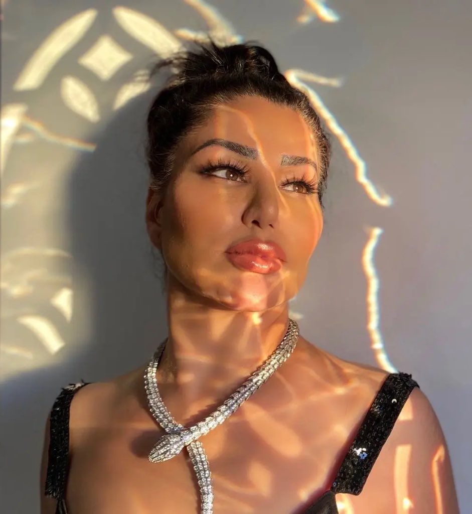 Oli London tweet media