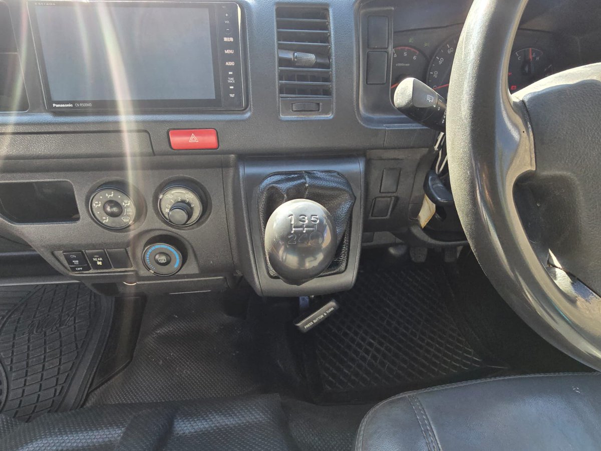 Hashi_Cars's tweet photo. @biz_kot 2015 Toyota Hiace 9L 🔥
3.0L 1KD Diesel | Manual
156K km | Original paint
Grey interior | New tyres
Bank/SACCO finance available
Ksh 3.45M neg
📲 0705554502 https://t.co/T8jXbwnccr