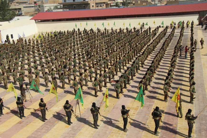 kuhawarnew36384's tweet photo. 🟠‘YPJ ji bo jinan hêz, nasname û azadî ye’

🔵Jinên bajarê Kobanê diyar kir ku divê YPJ di destûra nû ya Sûriyeyê de cih bigire, ji ber ku YPJ ji bo hemû jinan hêz, maf, nasname û azadî ye.

🌐Zêde (https://t.co/Norl8cz0a7)

🔔Ajansa Nûçeyan  a Hawar https://t.co/oLd0uLexnI