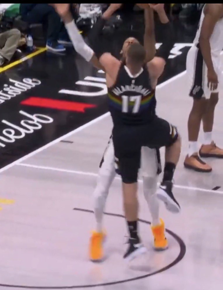 The Coach tweet media