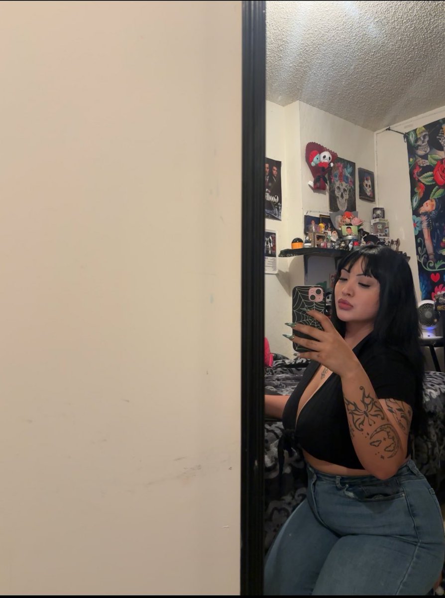 vee 🕸️🦇🍒 tweet media