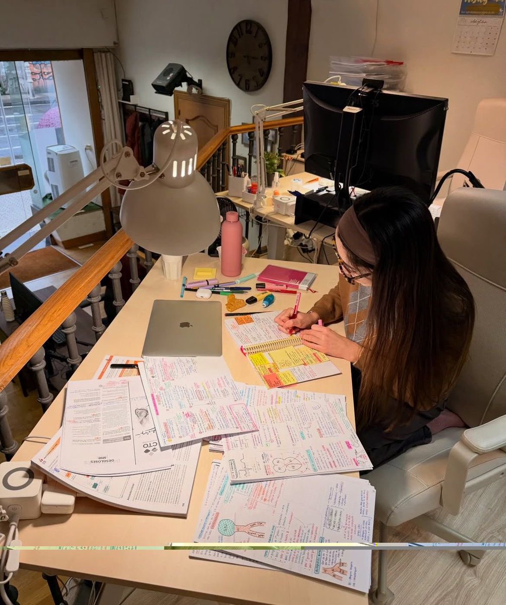 ~auline~ tweet media