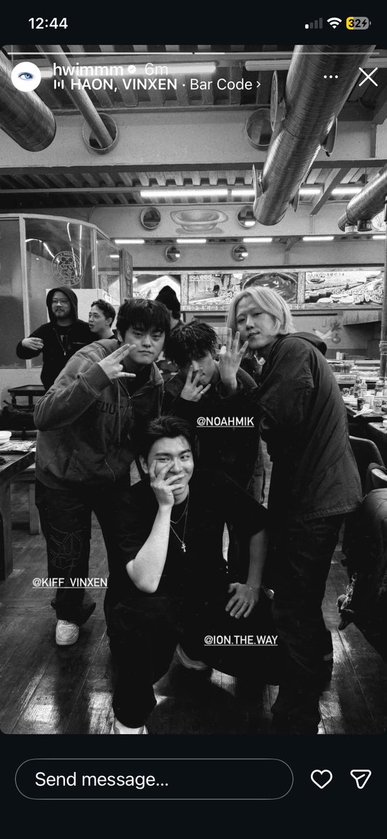 fuck, MY BARCODE TEAM 😭😭😭
I have been waiting for this pic since forever