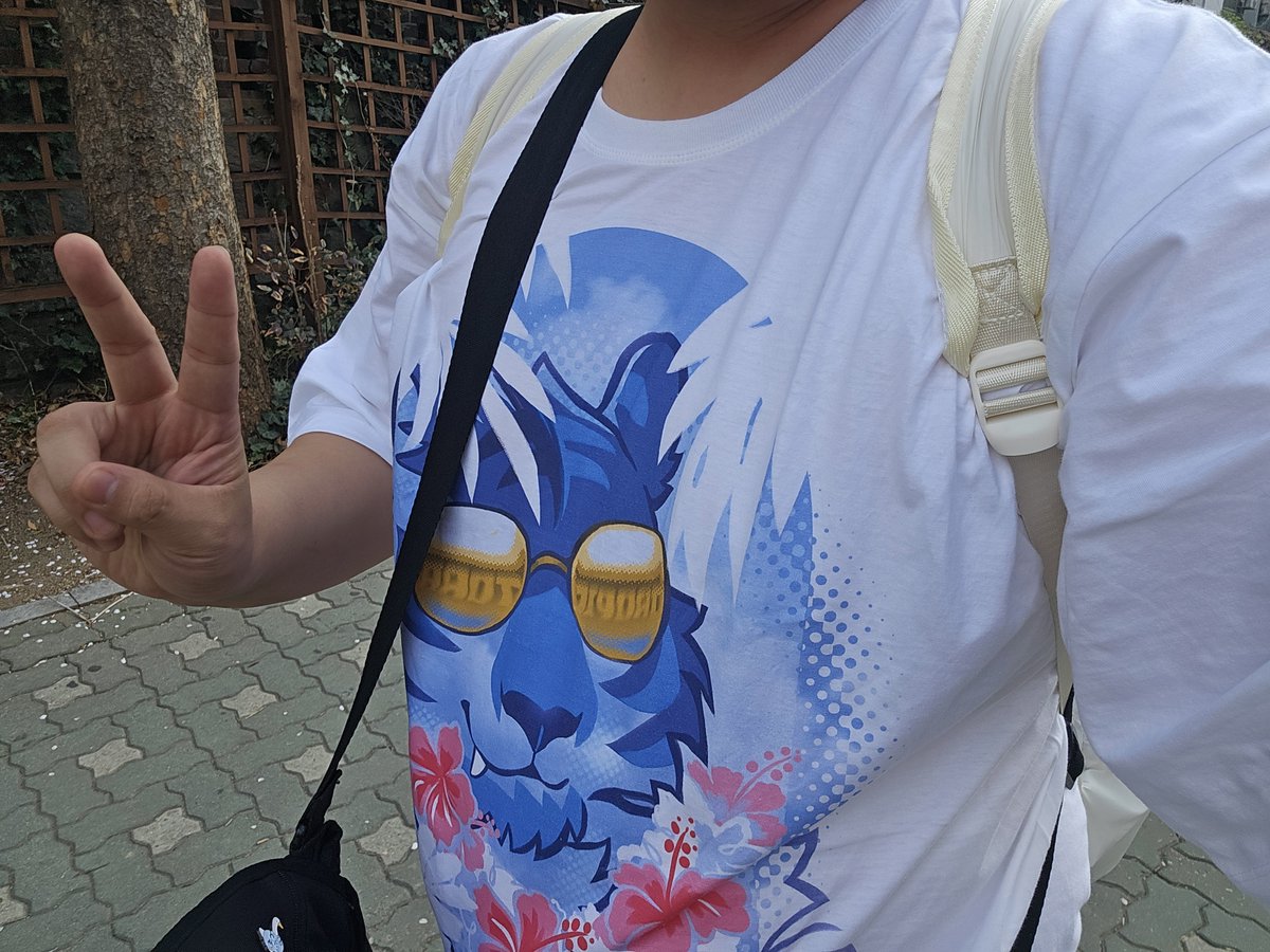 ff14_kkd's tweet photo. 오랜만에 인사 올립니다, KKDC입니다.
근 1년 가까이를 찾아뵙지 못했네요!
일도 바쁘고 정신이 없다보니 조용했네요
퍼클 양일로 놀러와서 절찬리 즐기는 중이고
조만간 '좋은 소식'으로 찾아뵙겠습니다 !! https://t.co/RYqWL0gHg9