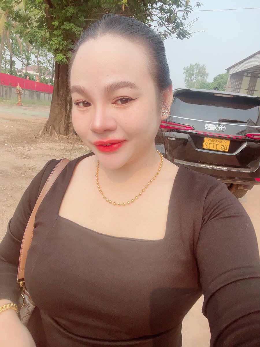 ນັດ tweet media