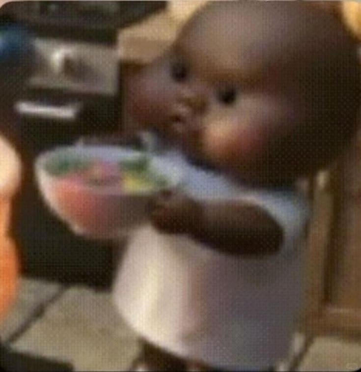 looo 🪩 you seem pretty sad for a girl so in love tweet media