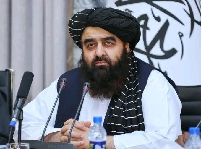 SayedAh24486691's tweet photo. د نړیوالو جرګو او مرکو وطن بیرته خپل برم ته د ستنیدو په حال کې🌹
موږ د چټک باور او ښې دیپلوماسۍ پایله وینو.
نازولی کابل جان نن د منځینۍ اسیا د یوې لویې غونډې کوربه دی.
دا باور به موږ لا غښتلي او افغانستان په د تل په څیر د جرګو او مرکو کور وګرځوي.
ټاکل شوې، د افغانستان د بهرنیو چارو وزارت په نوښت به نن (یکشنبه) د «افغانستان او منځنۍ اسیا د مشورتي خبرو اترو» غونډه دائره شي.

دا غونډه به د بهرنیو چارو وزیر په مشرۍ د افغانستان او د منځنۍ اسیا د هېوادونو د لوړ پوړو استازو په ګډون ترسره شي، چې پکې به پر سیاسي، اقتصادي او امنیتي موضوعاتو، او همداراز د سیمه‌ییزو همکاریو، سوداګرۍ او ترانزیټ د پراختیا په اړه بحث وشي.