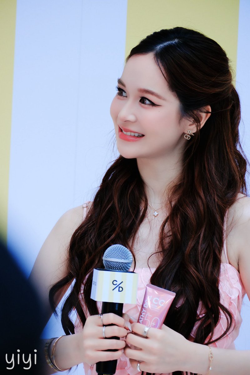 tk's yiyi mami tweet media