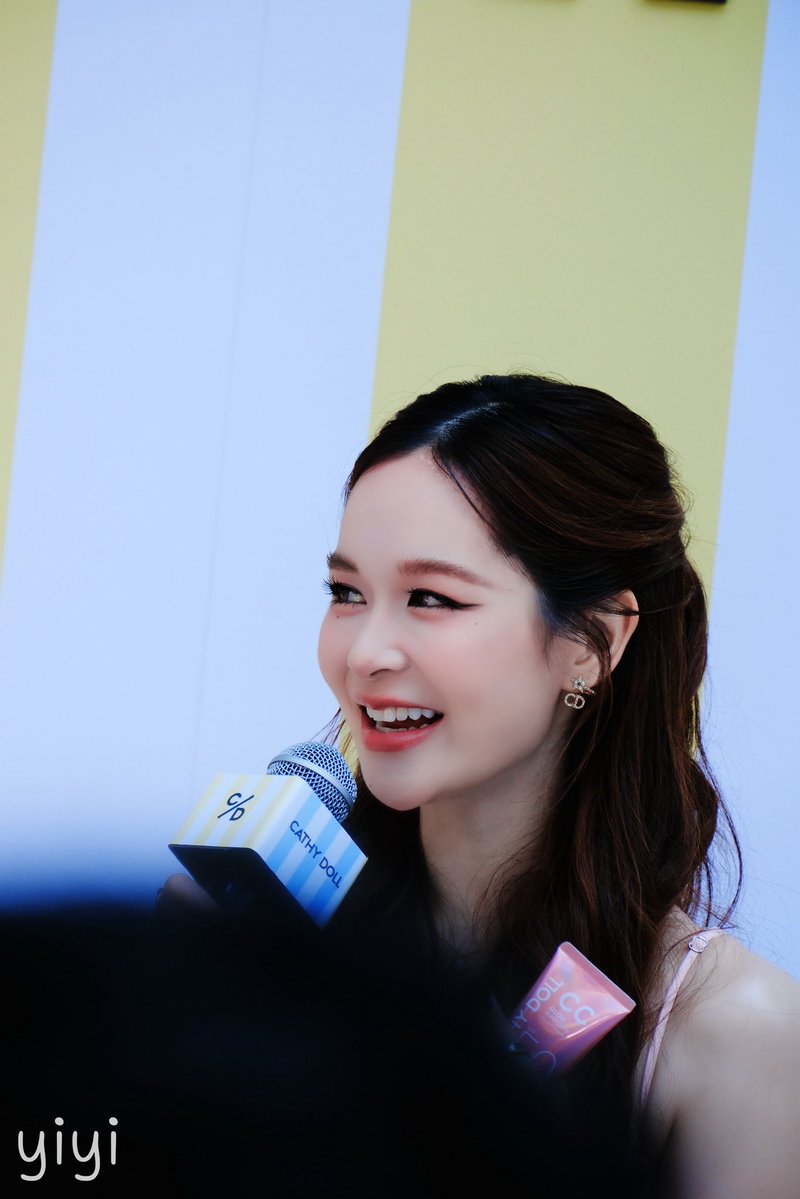 tk's yiyi mami tweet media