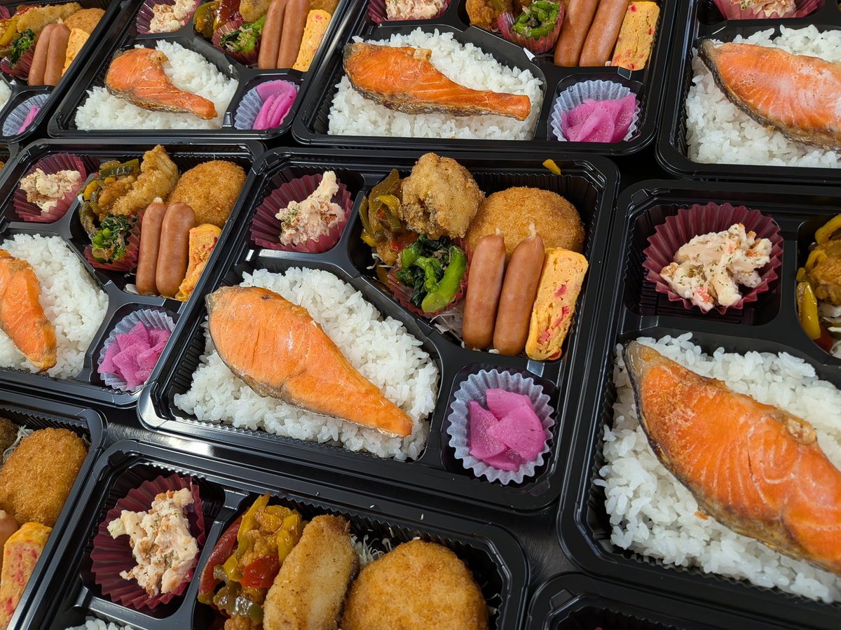 本日の弁当注文
特選日替わり弁当18個
ありがとうございます✨️
 #道の駅たいらだて