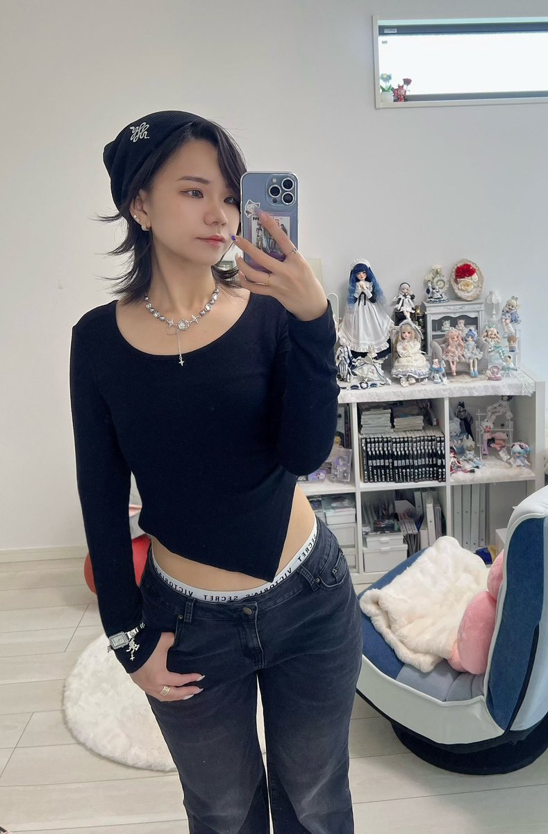 Vy（ヴィー） tweet media