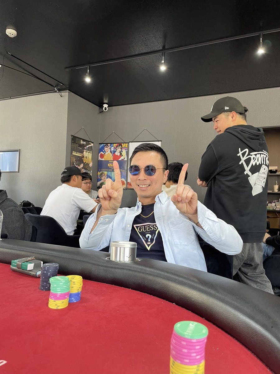 Poker_bar_Beamz's tweet photo. -桜華2.0-
【#1 MAIN EVENT EC60】

現在のチップリーダーは   

▪️ Ryo様 / 212,700点  
@poker_monsters 

Level 5
Blinds 1000 / 1500 (1500)  
Avg. 72,000
Players 50 / 60
エントリーキャップ到着につき
Reg Close https://t.co/vomMBzvGfu