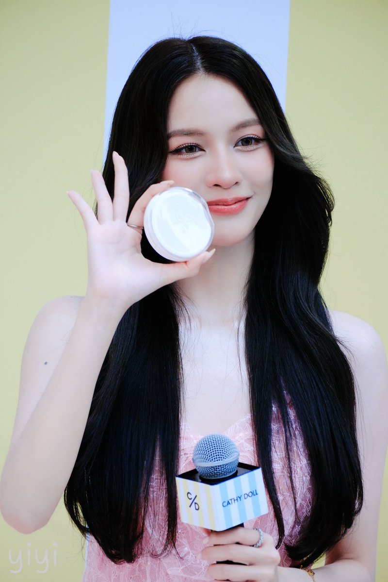 tk's yiyi mami tweet media