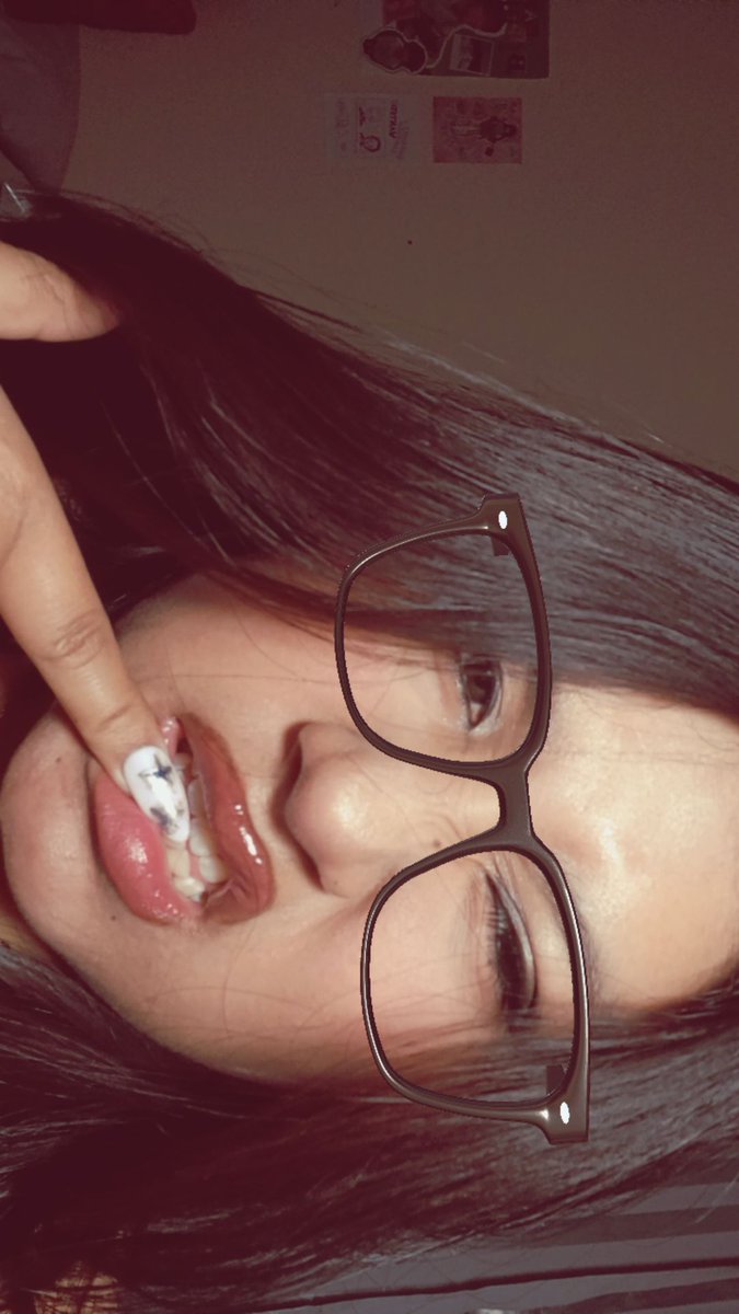 avy ★ VIO A PIWON?!?!?!? tweet media