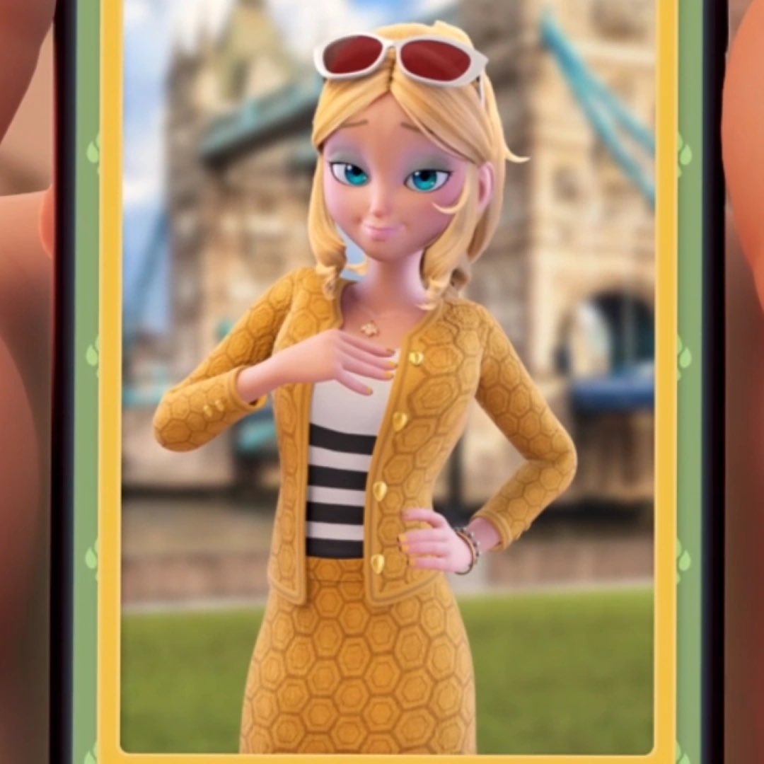 Logan | BITE ME 🐝 tweet media