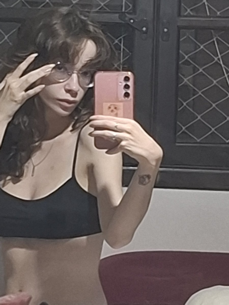 vicky ♡ tweet media