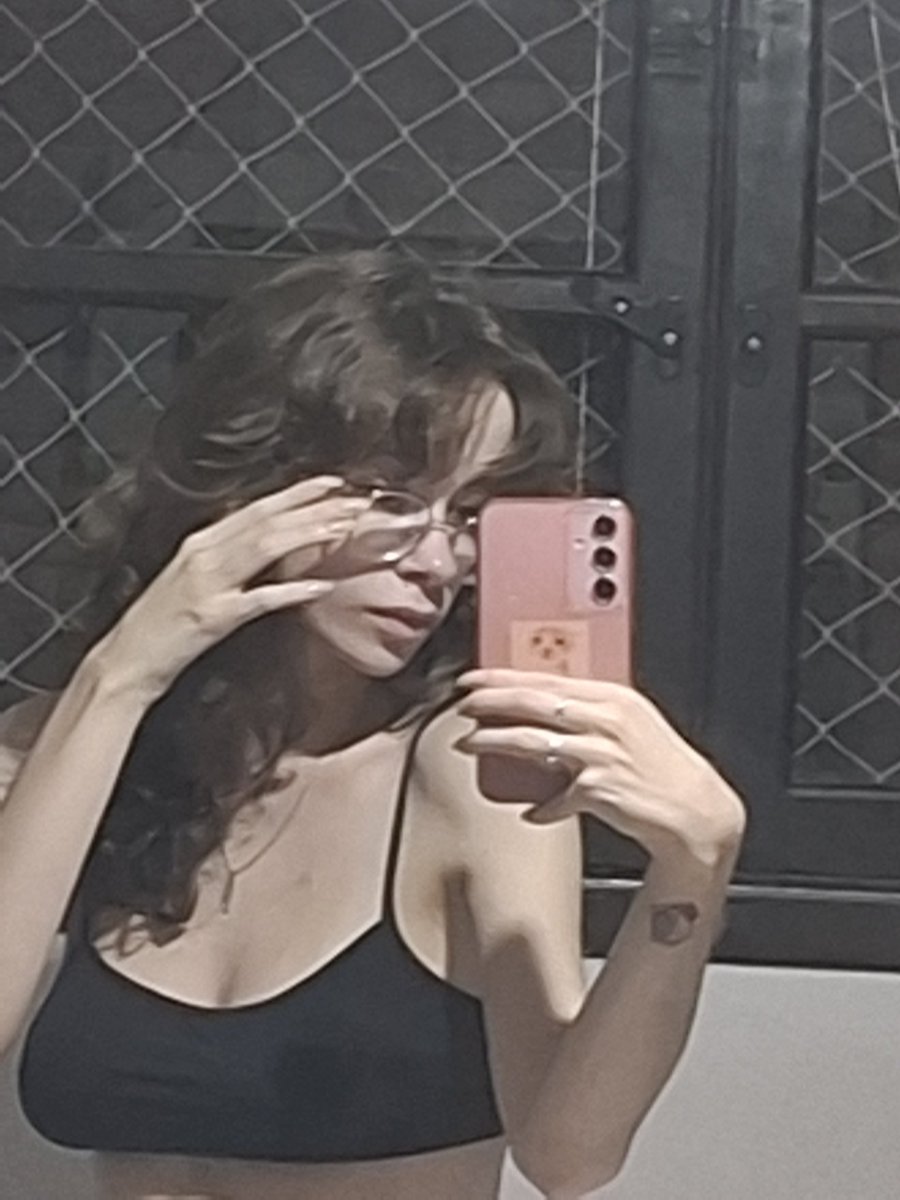 vicky ♡ tweet media