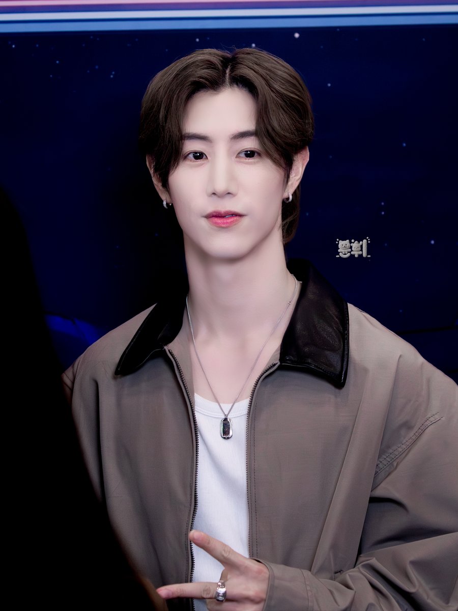 윤🤍휘🐶 tweet media