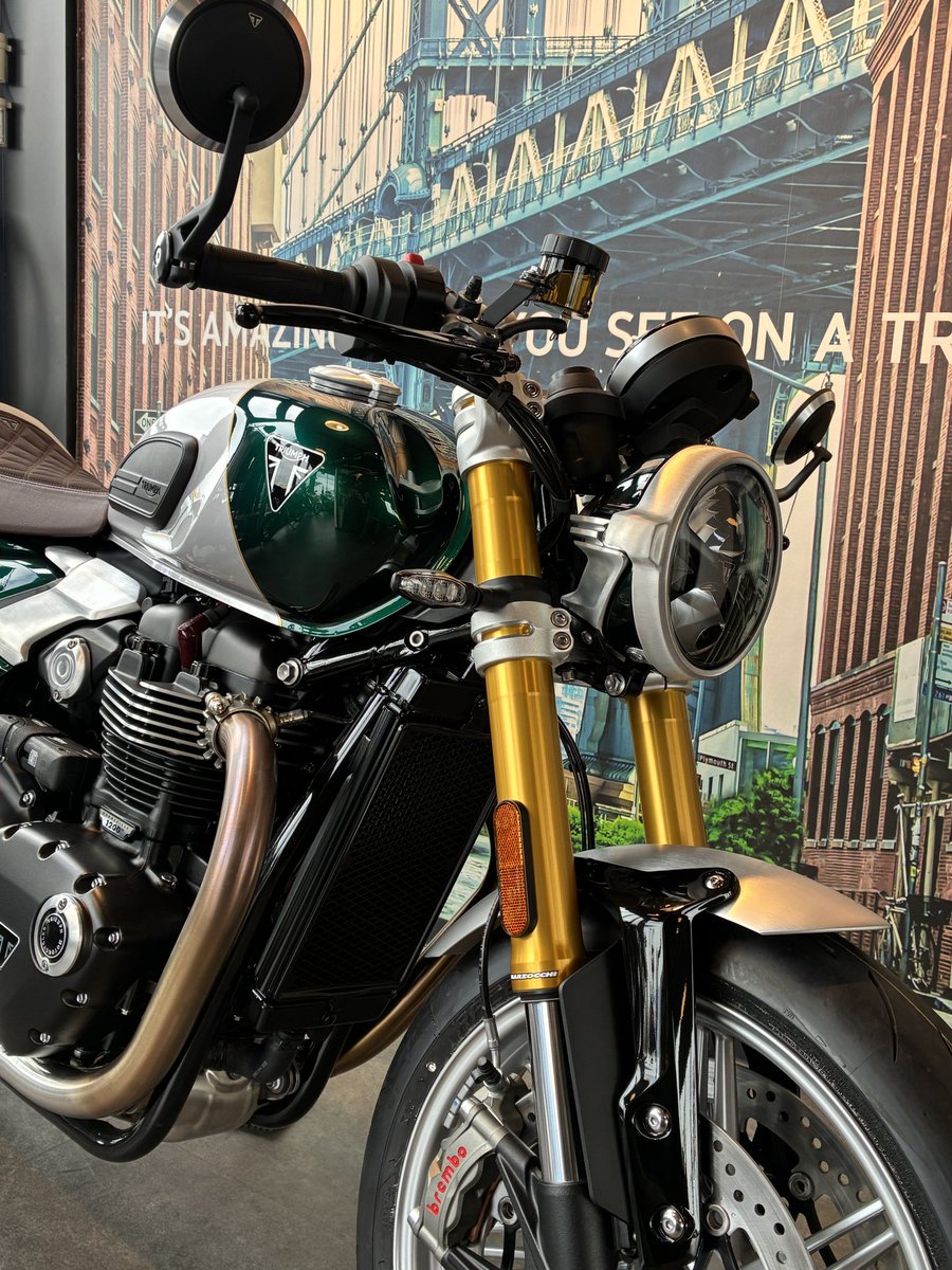 TriumphUtm1225's tweet photo. 納車御礼！speedtwin1200caferacer edition https://t.co/bB8FUwVrjA https://t.co/tUurJrIHa9