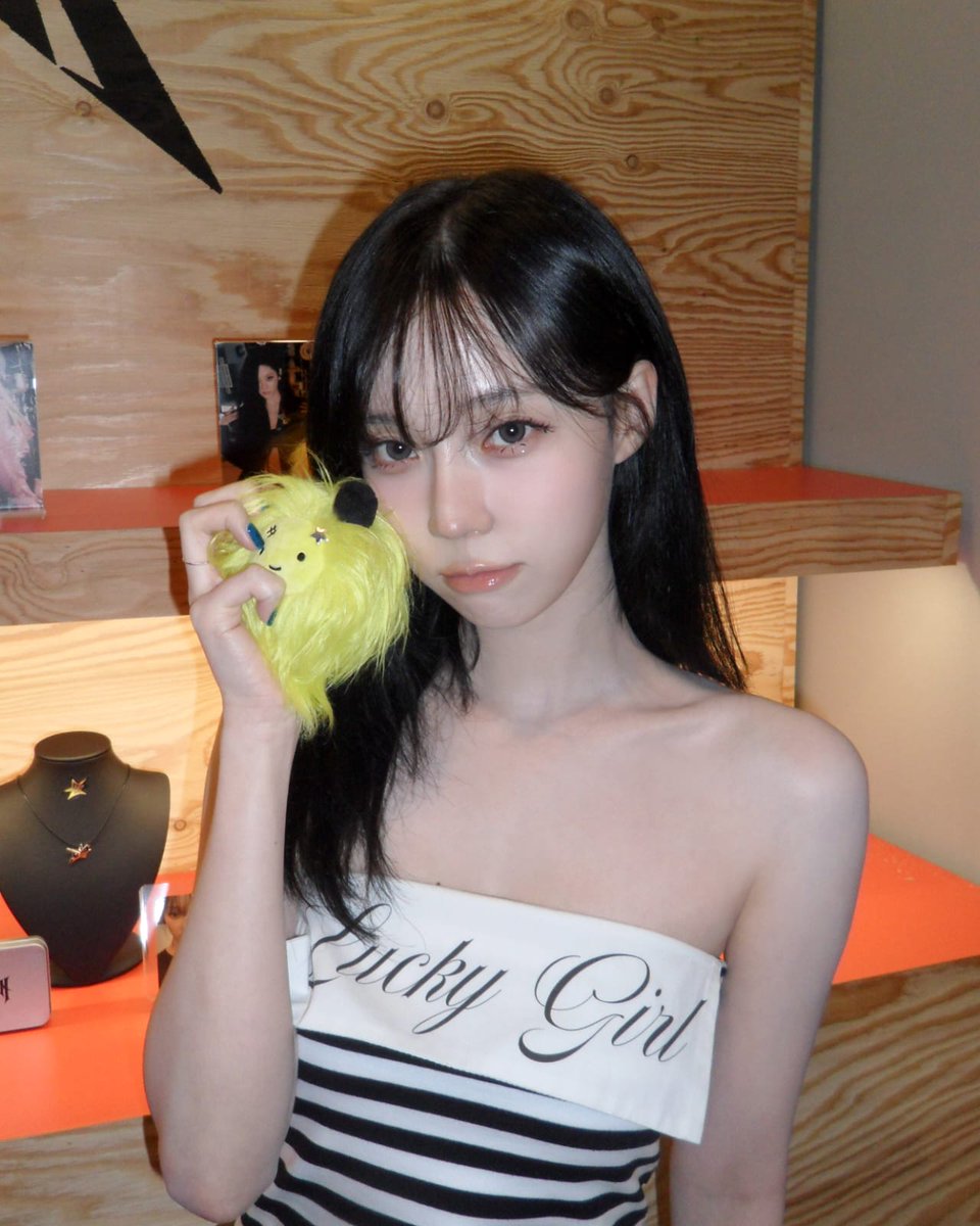 tataa ୨୧ fsr on wa! tweet media