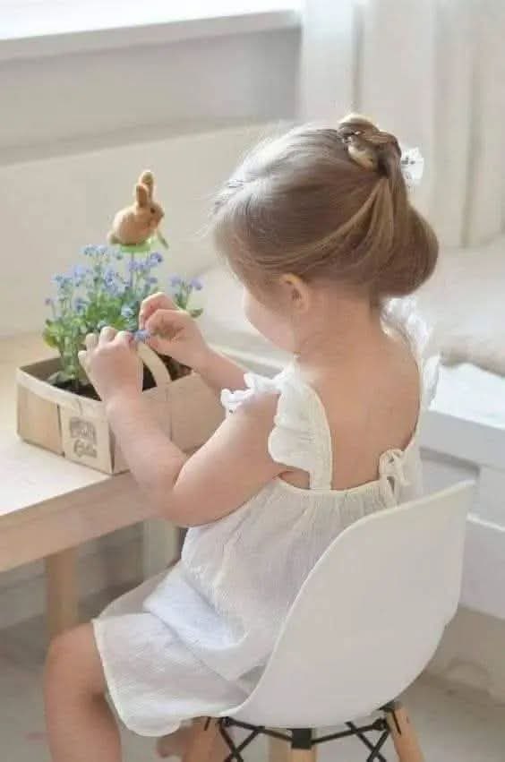 "ثم تجد #شخصًا.. الكلمة منه حضن، والوعد منه فعل، والجلوس برفقته راحة، والإرتماء في حضنه #سند."