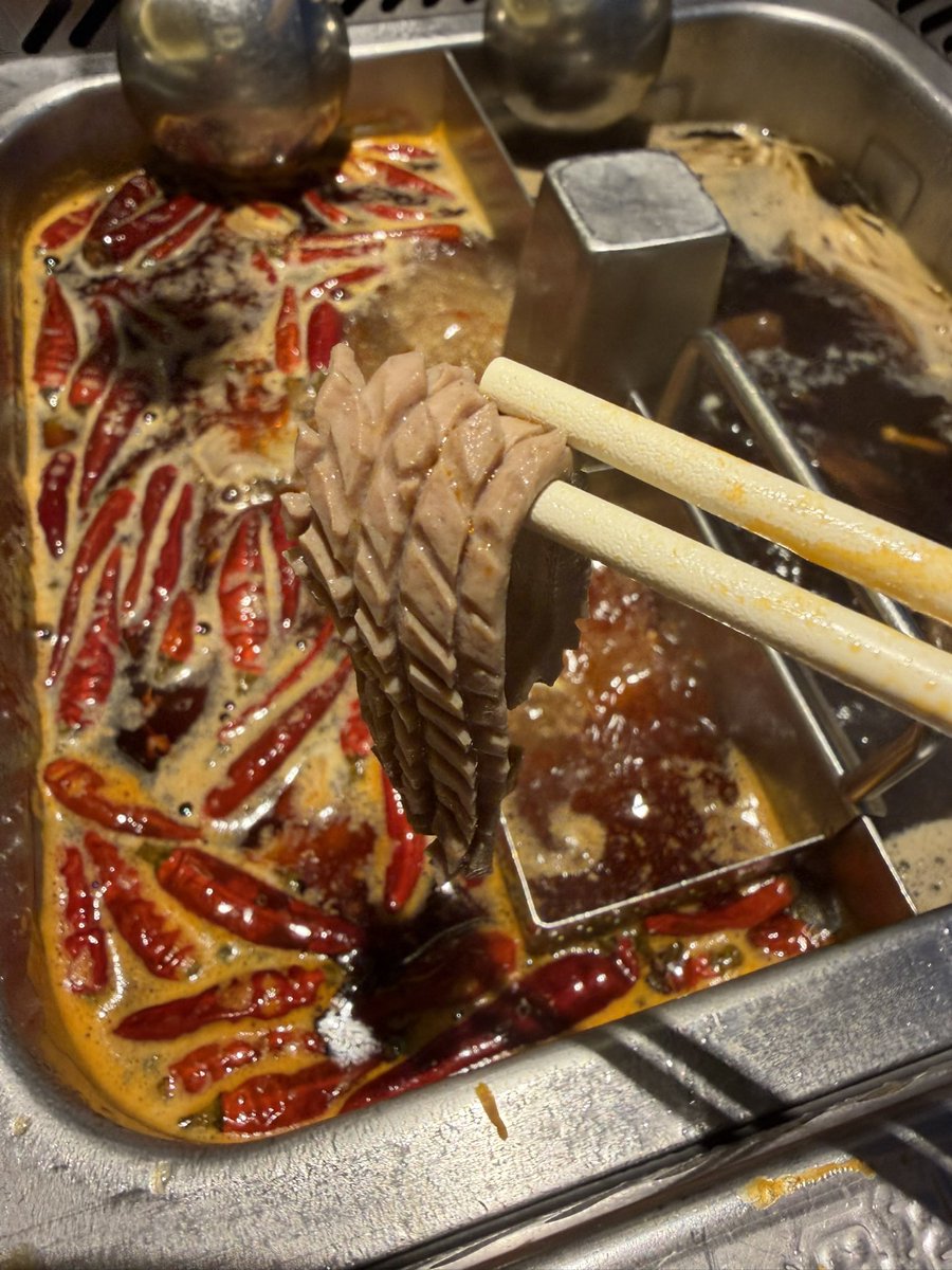 ワイタト tweet media