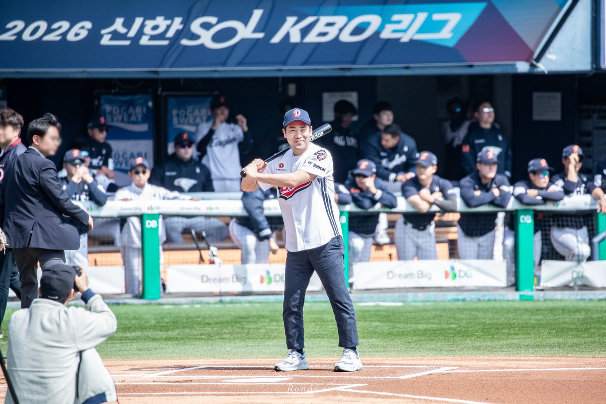 론도 tweet media