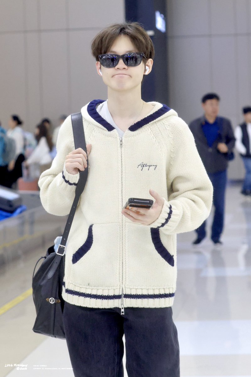 𝐒𝐭𝐫𝐚𝐰𝐛𝐞𝐫𝐫𝐲𝐂𝐡𝐞𝐞𝐬𝐞. tweet media