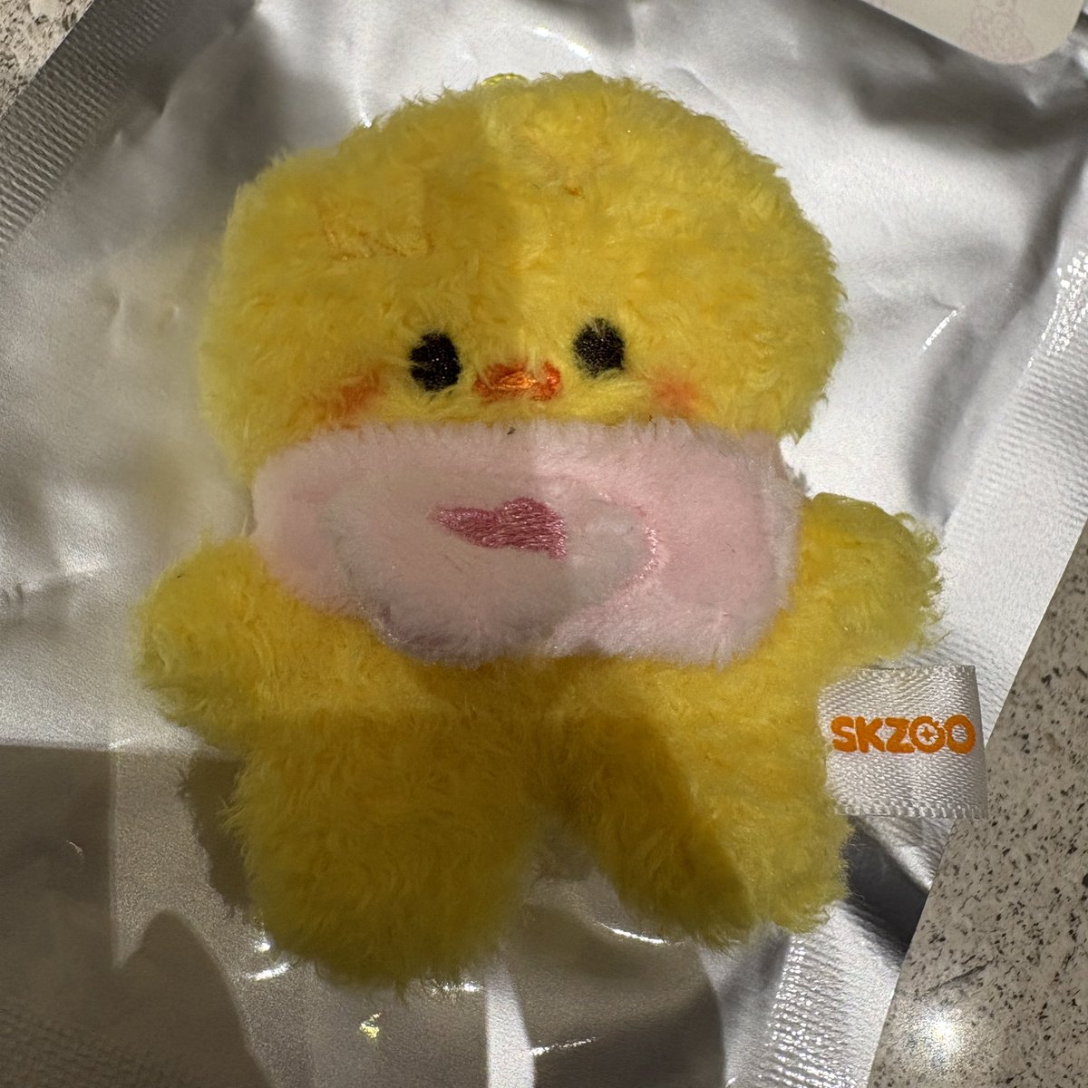 stay_hit tweet media