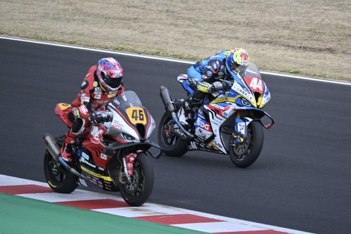 shigeakama's tweet image. #星野知也
#TONERTSYNCEDGE4413BMW
#tonetool
#JRR
#全日本ロードレース選手権