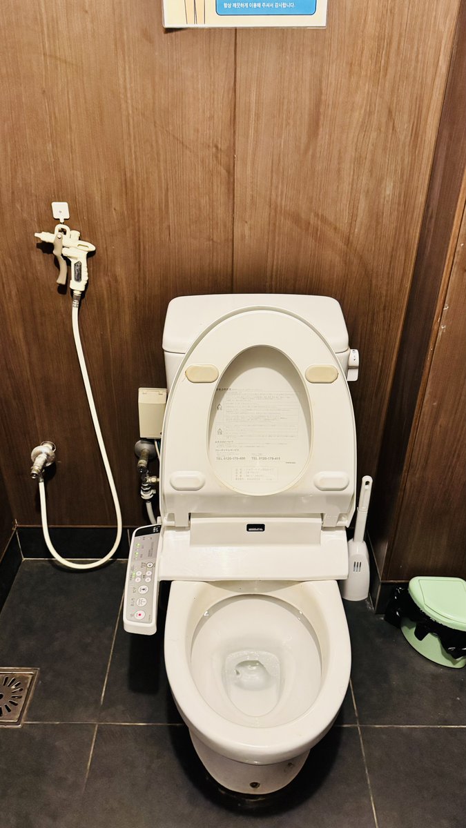 Toitoitwo's tweet photo. このタイプを日本で見ることになるとは…
グローバル時代ですね。 https://t.co/2qH5CG7nfV