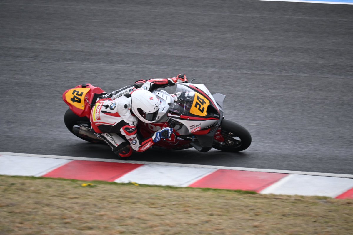 shigeakama's tweet image. #TONERTSYNCEDGE4413BMW
#tonetool
#Jrr
#全日本ロードレース選手権
#吉田愛乃助