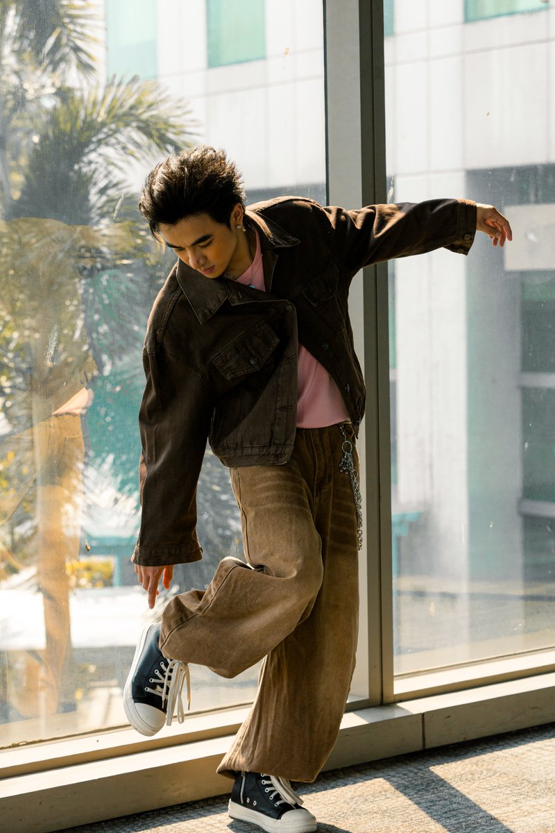 wriveph's tweet image. ➤ #WRIVE: &amp;lt;solo @russulaurente_&amp;gt;
“Panaginip Na Lang” LIVE on #ASAP🏹😴

📸 @yancaringal_ 

Watch #WRIVE_VLOG #1 on @wriveph YT!
🔗: youtu.be/AeeuyDEszkQ

#ABSCBN #StarMagic #StarMusicPH
#ASAPBrightSide @asapofficial