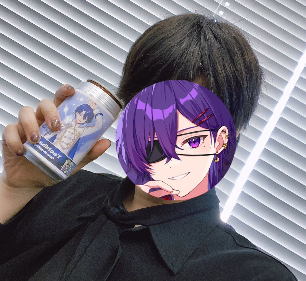 たちばなを飲む男